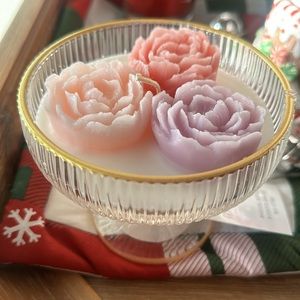 Racheal Zoe Viral Rose candle in a gold champagne 🍾 glass!